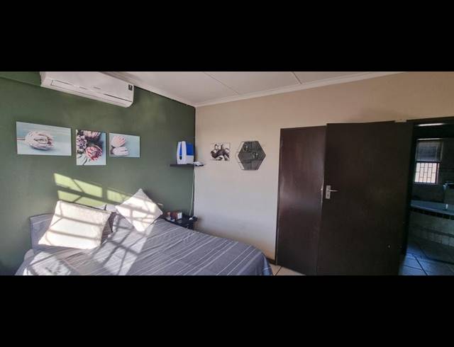 2 BEDROOM TOWNHOUSE FOR SALE IN CLUBVIEW